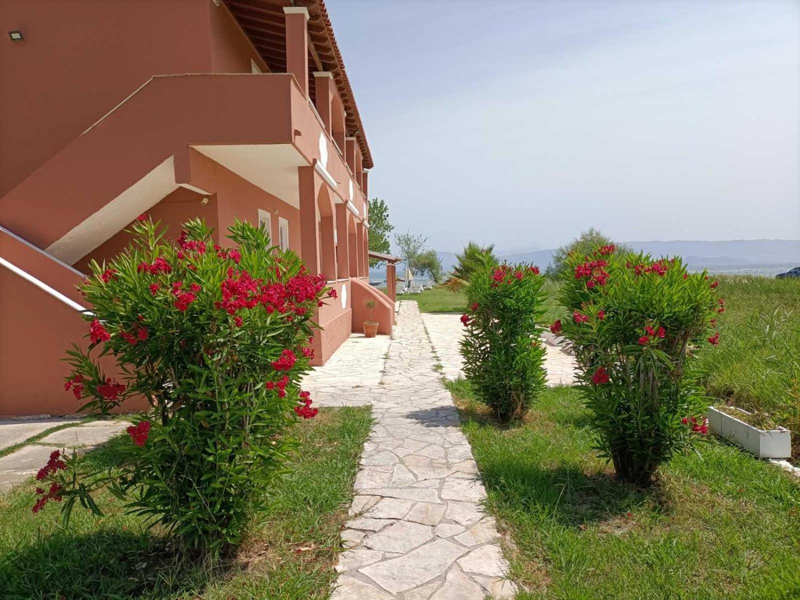 Melador Beachfront Apartments Kávos Extérieur photo