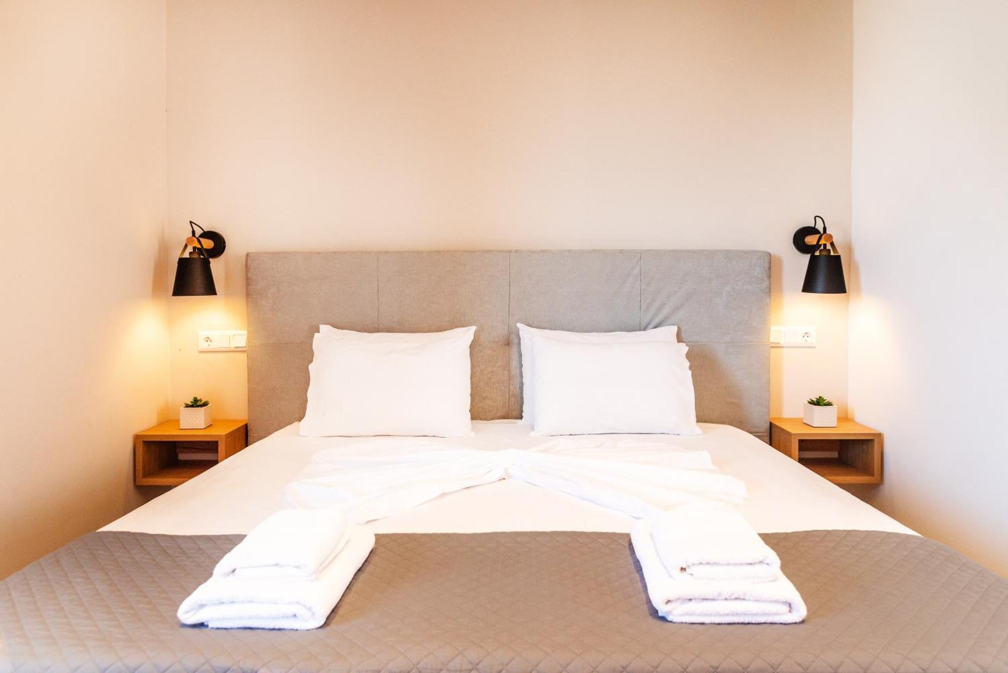 Melador Beachfront Apartments Kávos Extérieur photo
